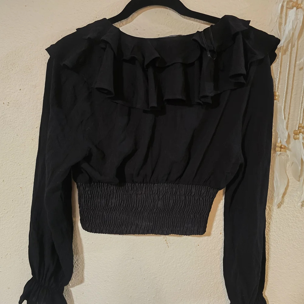 Black Cropped Jacket - Picture 4 of 6